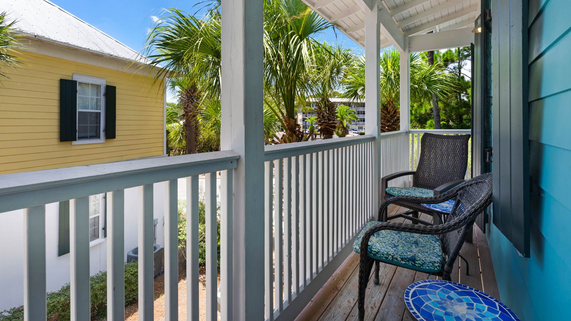 Beach Bungalow 101 Balcony