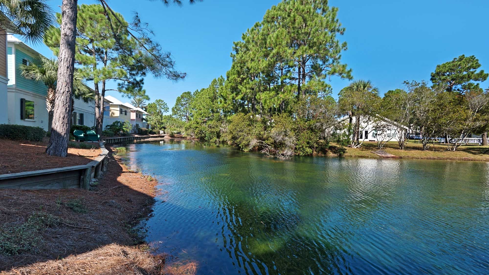Bungalows at Seagrove Grounds & Amenities