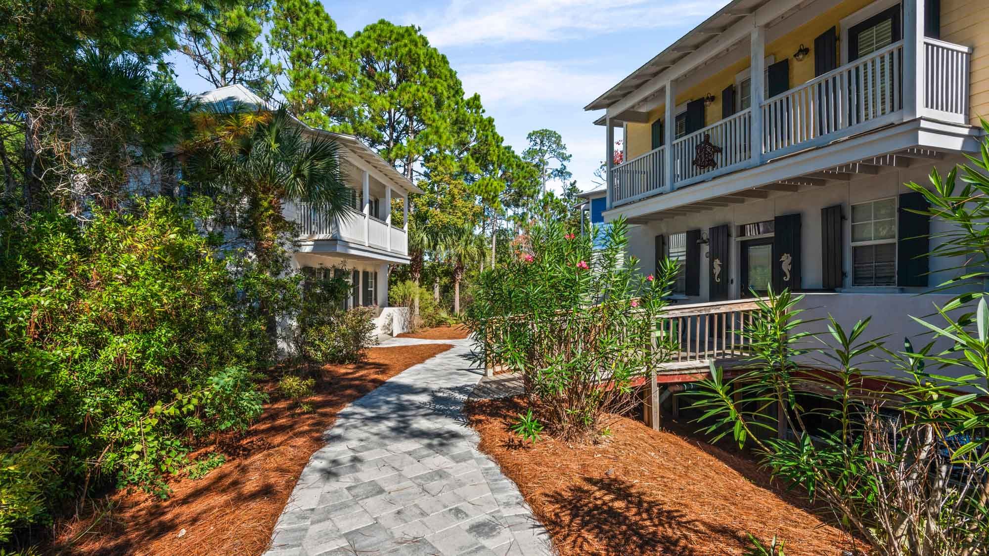 Bungalows at Seagrove Grounds & Amenities