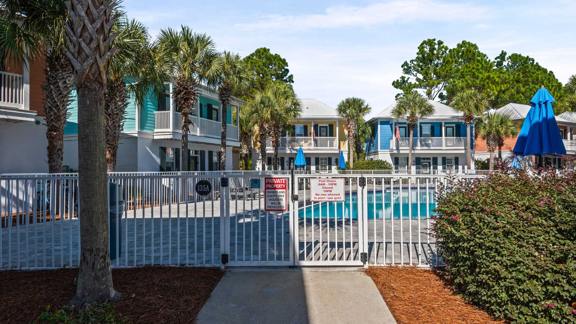 Bungalows at Seagrove Grounds & Amenities