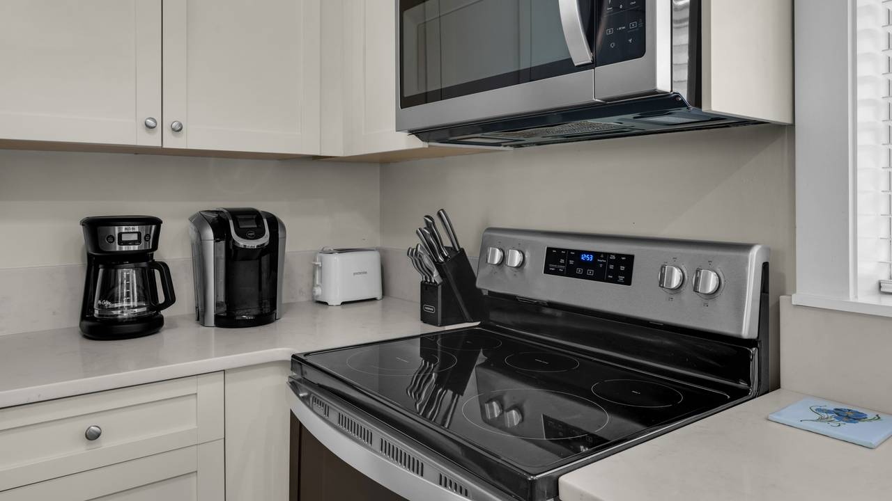 Beach Bungalow 101 Kitchen area Beach Bungalow 101 Kitchen area