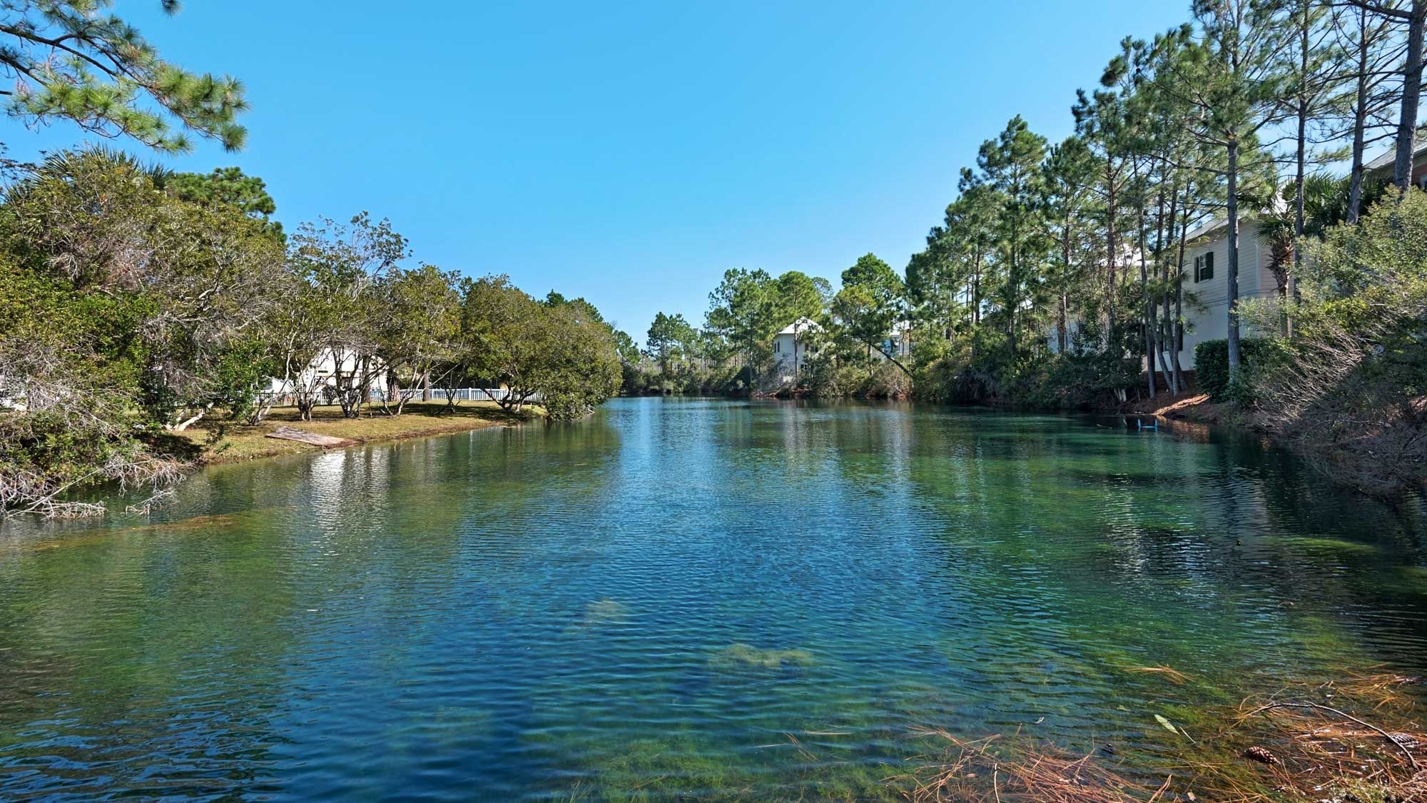 Bungalows at Seagrove Grounds & Amenities