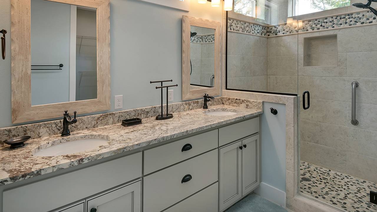 Blue Bungalow Blue Bungalow