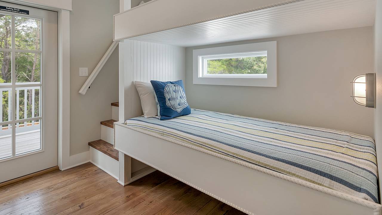 Blue Bungalow Blue Bungalow