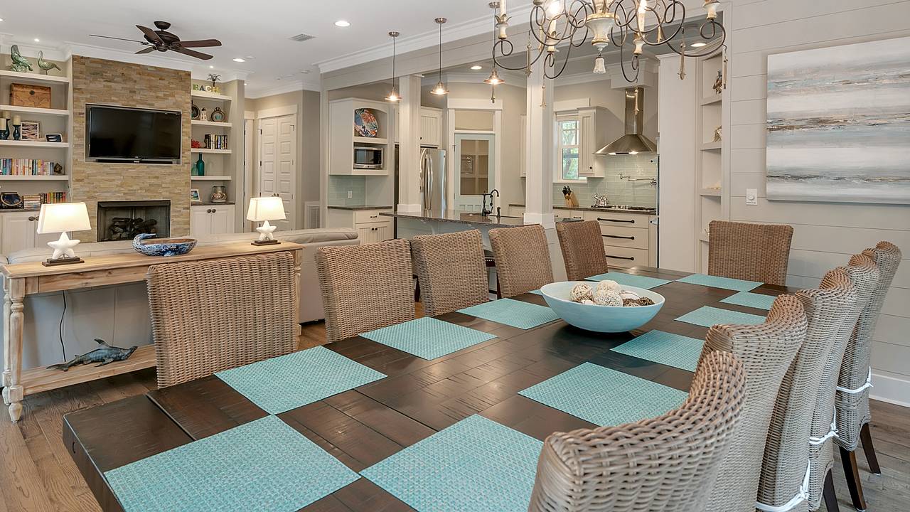 Blue Bungalow Blue Bungalow