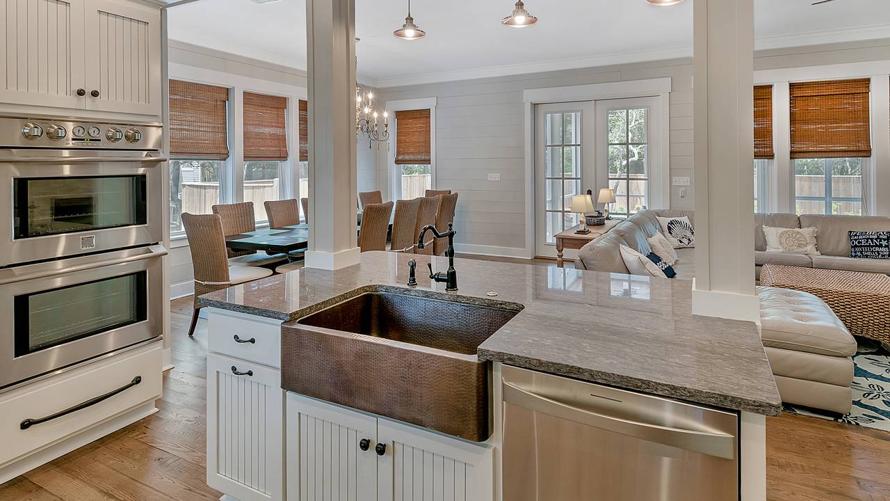 Blue Bungalow Blue Bungalow