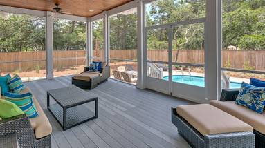 Blue Bungalow Blue Bungalow