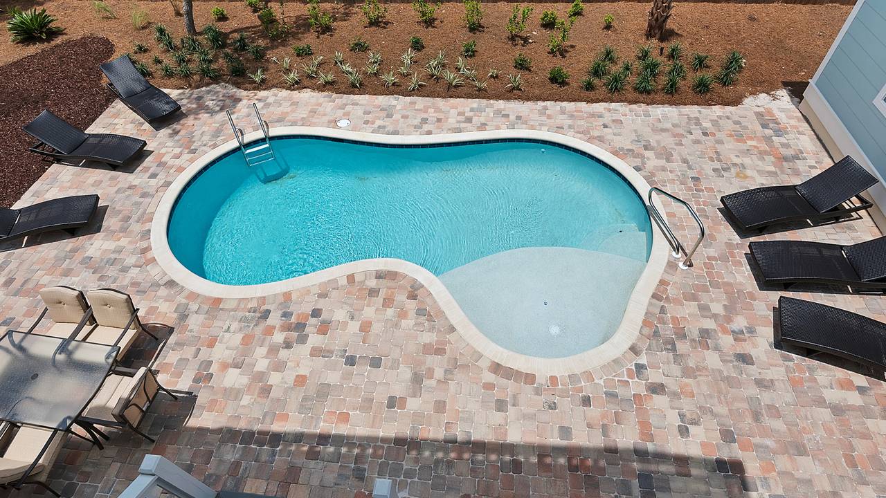 Blue Bungalow Blue Bungalow