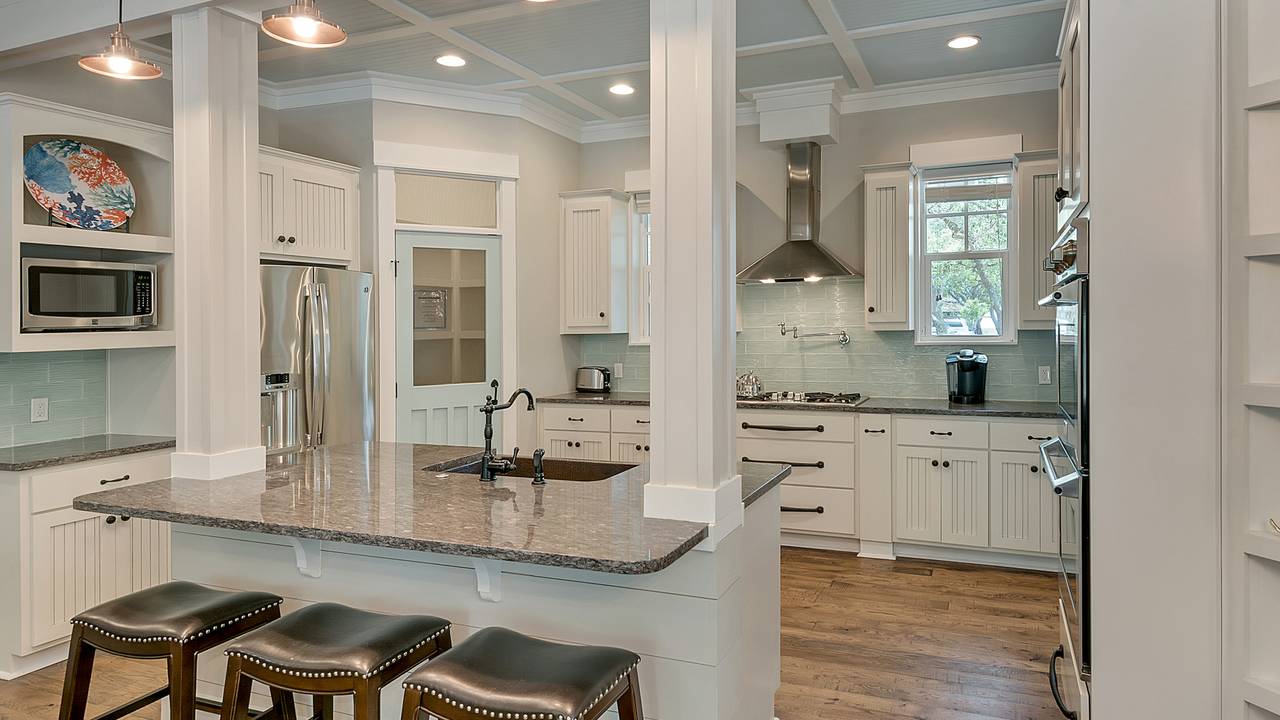 Blue Bungalow Blue Bungalow