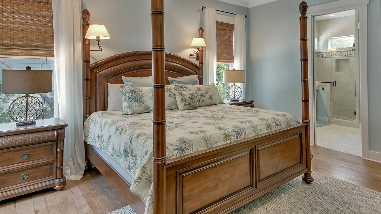 Blue Bungalow Blue Bungalow