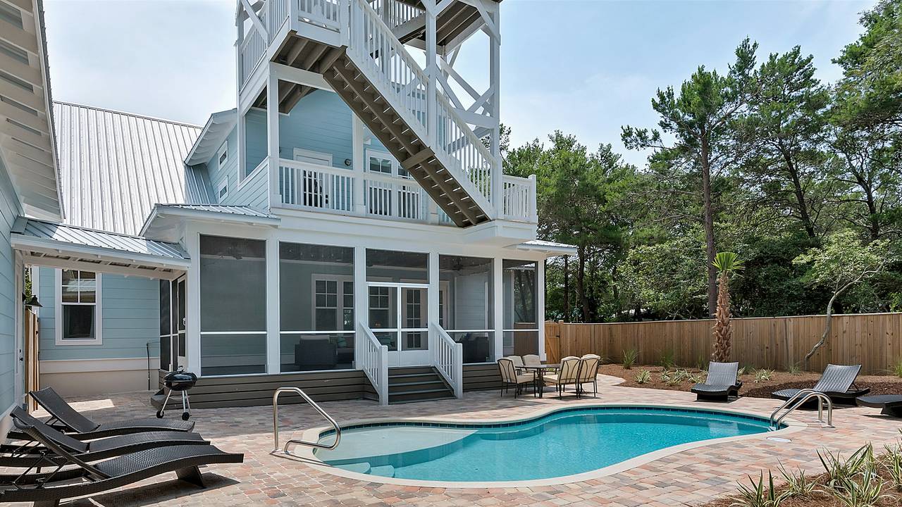 Blue Bungalow Blue Bungalow