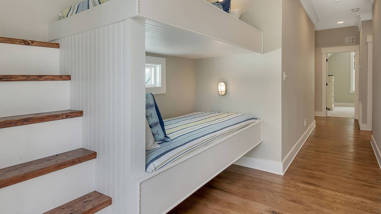 Blue Bungalow Blue Bungalow