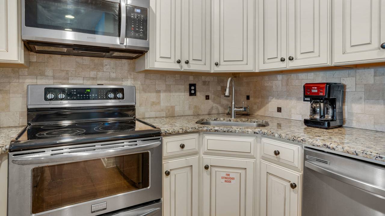 Blue Tide 3B Kitchen Blue Tide 3B Kitchen