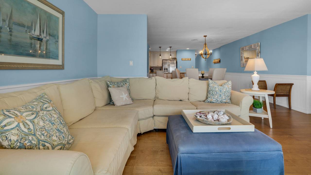 Blue Tide 3B Main Living Area Blue Tide 3B Main Living Area