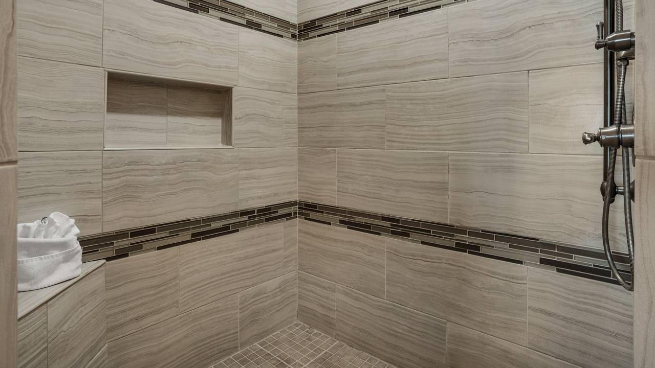 Blue Tide 3B Shower Blue Tide 3B Shower