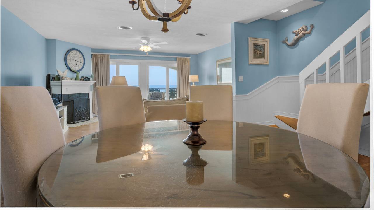 Blue Tide 3B Dining Area Blue Tide 3B Dining Area