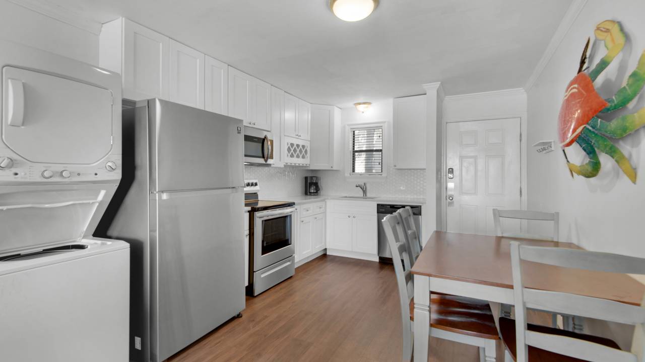 Beachside Condo 1 Kitchen and Dining Beachside Condo 1 Kitchen and Dining