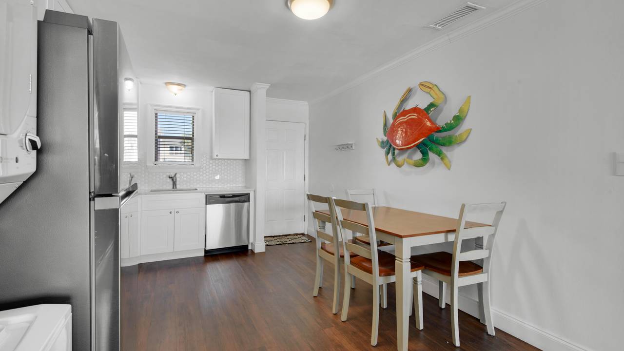 Beachside Condo 1 Dining Beachside Condo 1 Dining