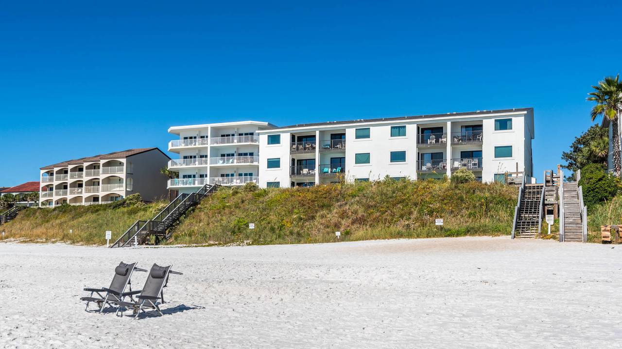 Beachside Grounds & Amenities Beachside Grounds & Amenities