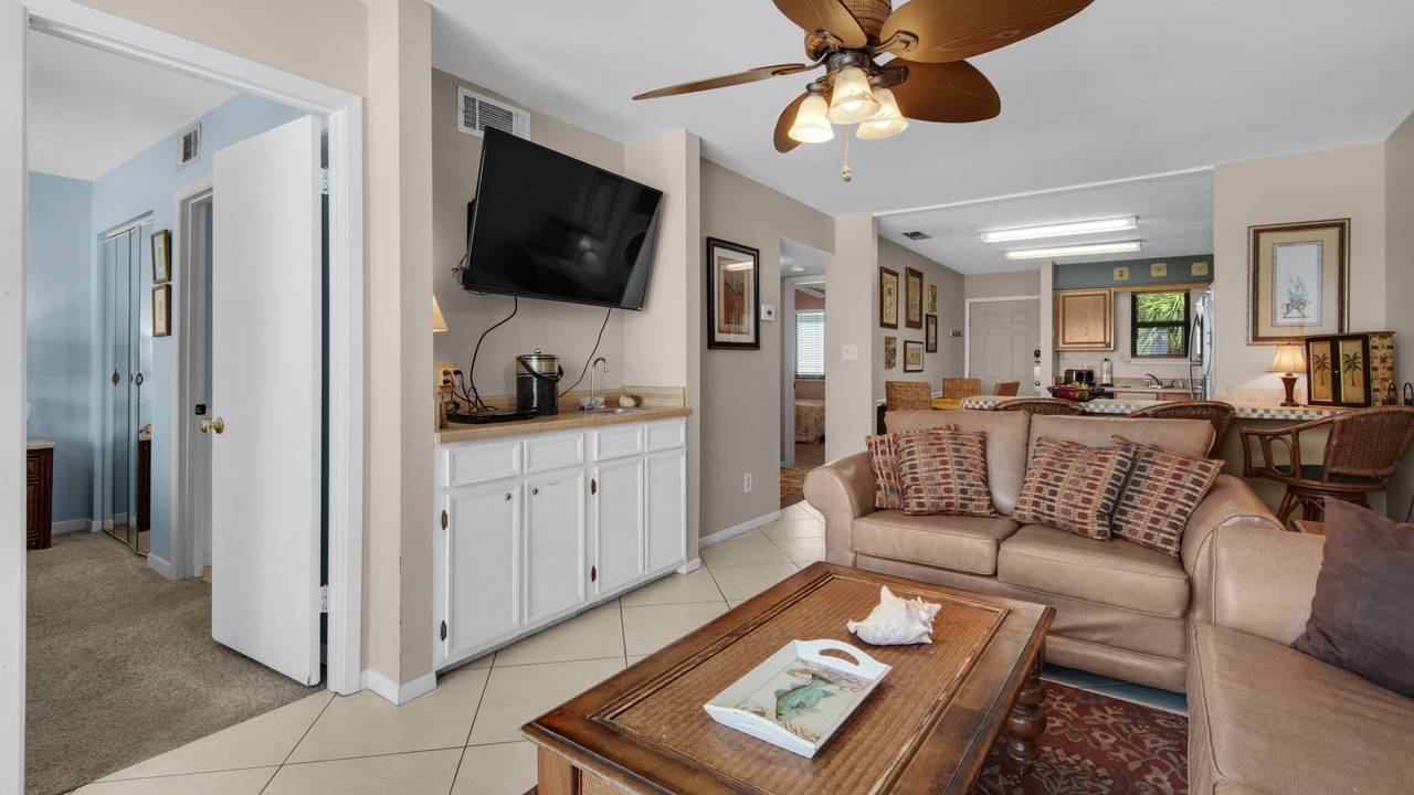 Beachside Condo 6 Living Area Beachside Condo 6 Living Area