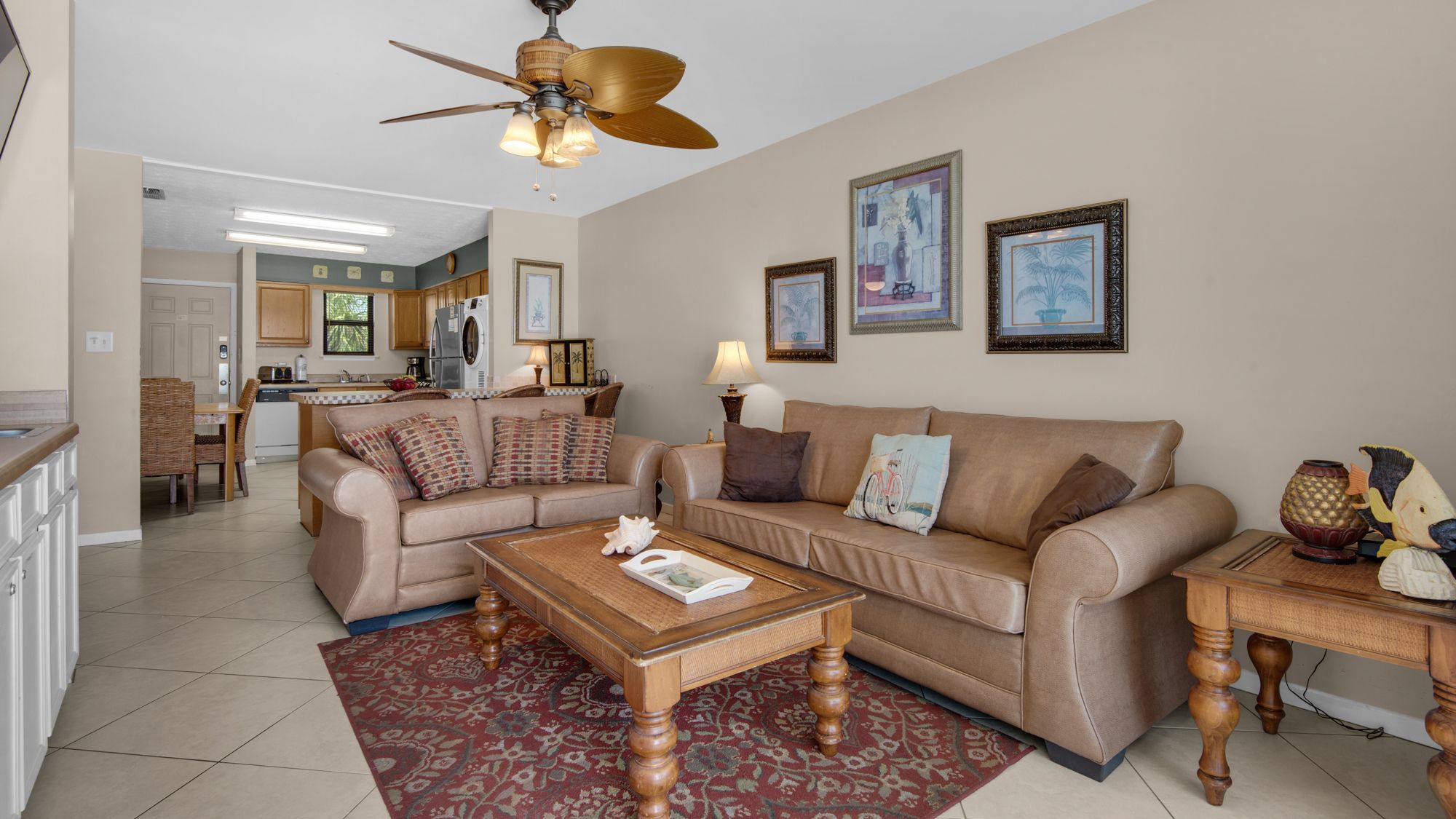 Beachside Condo 6 Living Area