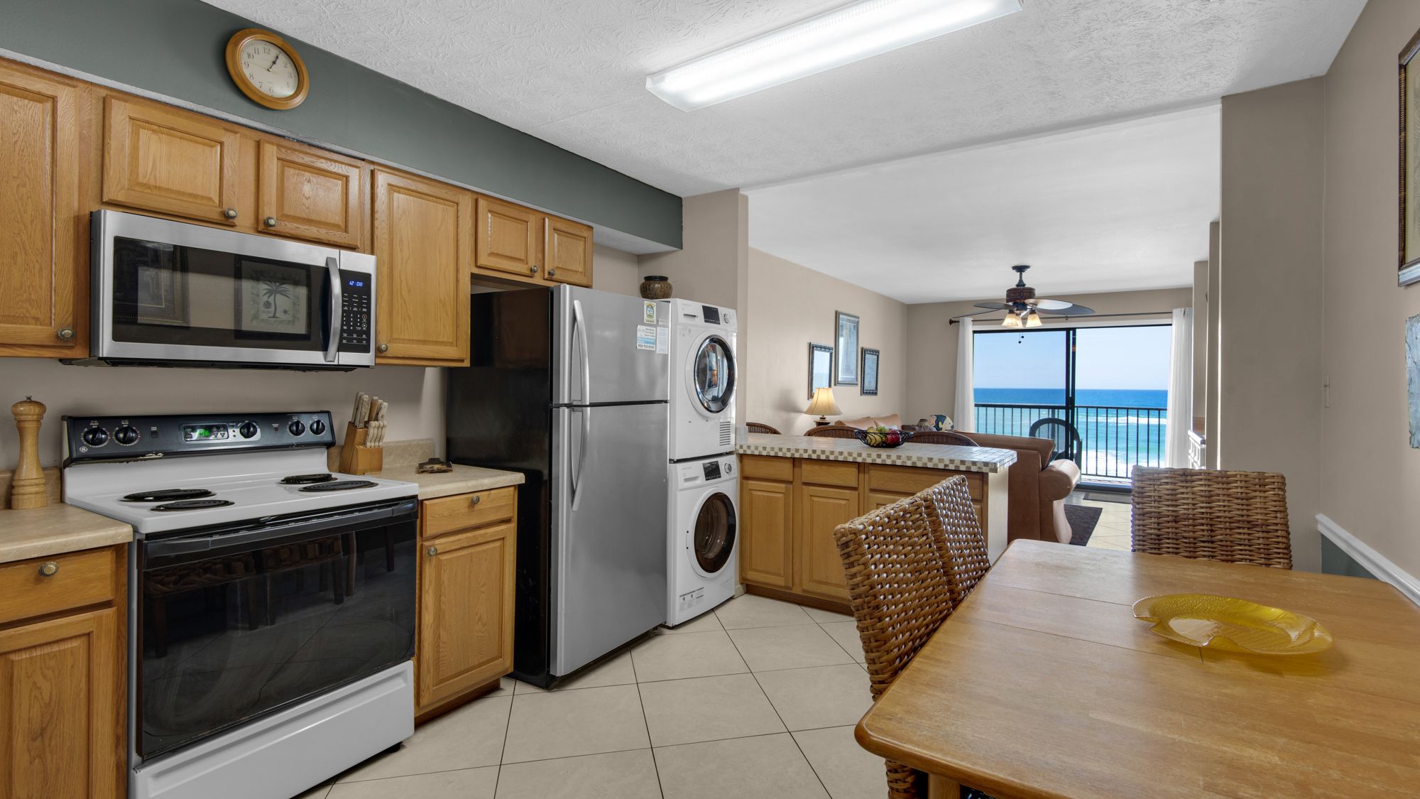 Beachside Condo 6 Kitchen Area