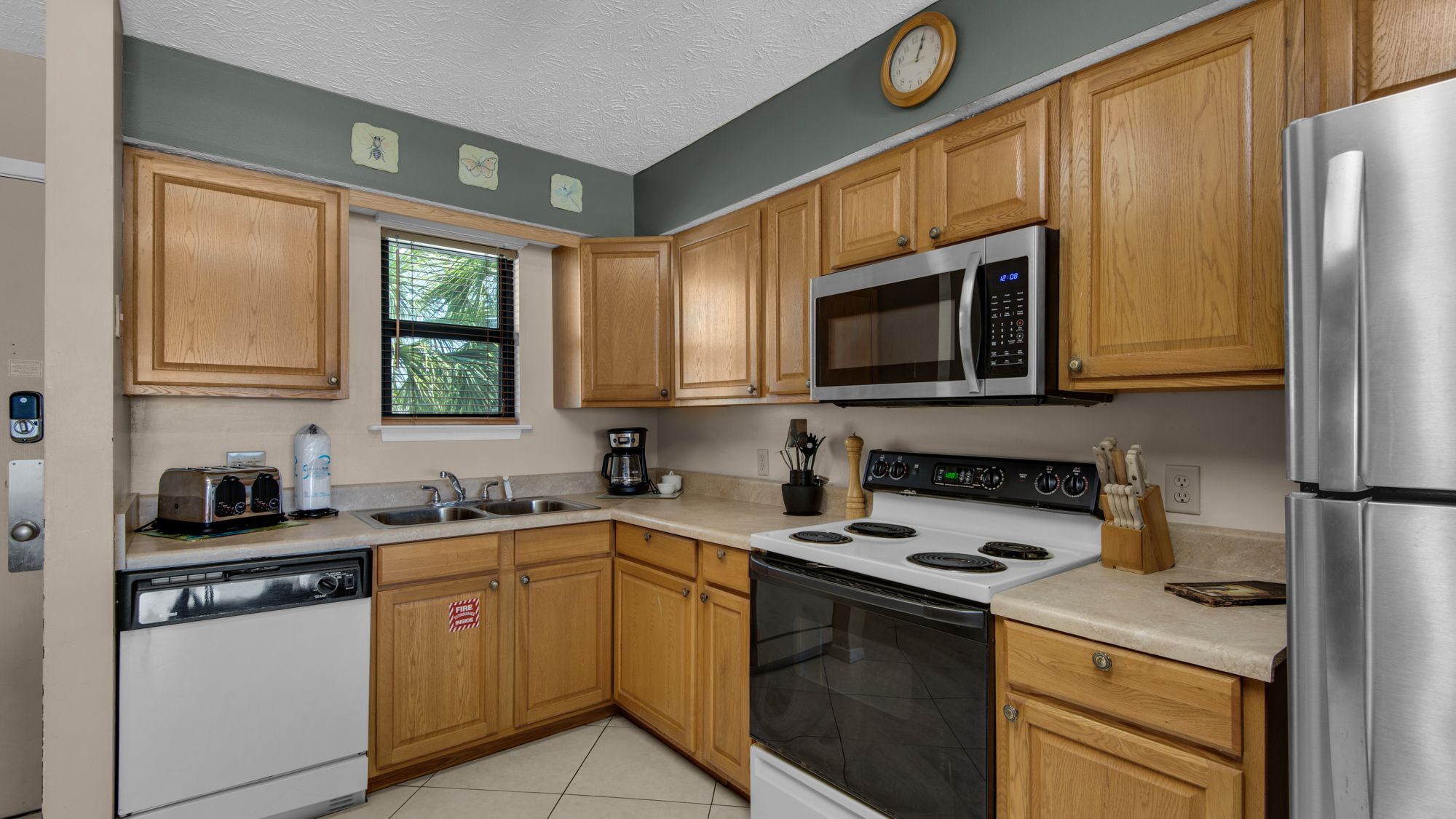 Beachside Condo 6 Kitchen Area