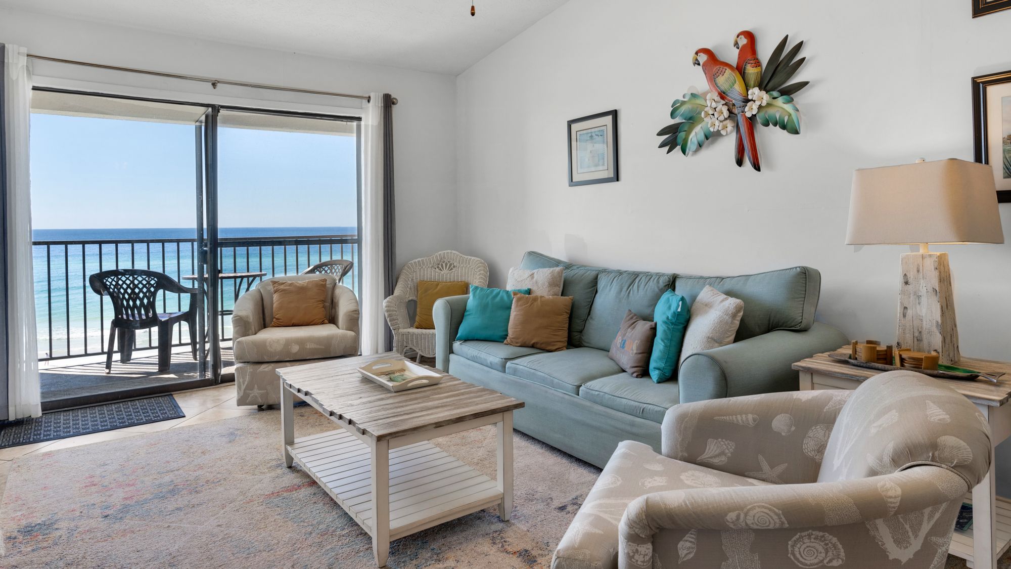 Beachside Condo 9 Living area