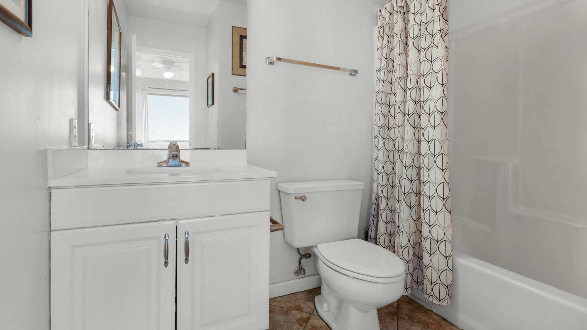 Beachside Condo 9 Bathroom