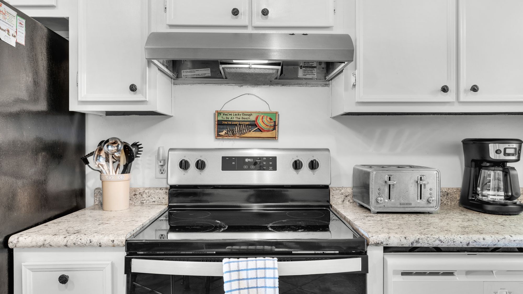Beachside Condo 9 Kitchen area