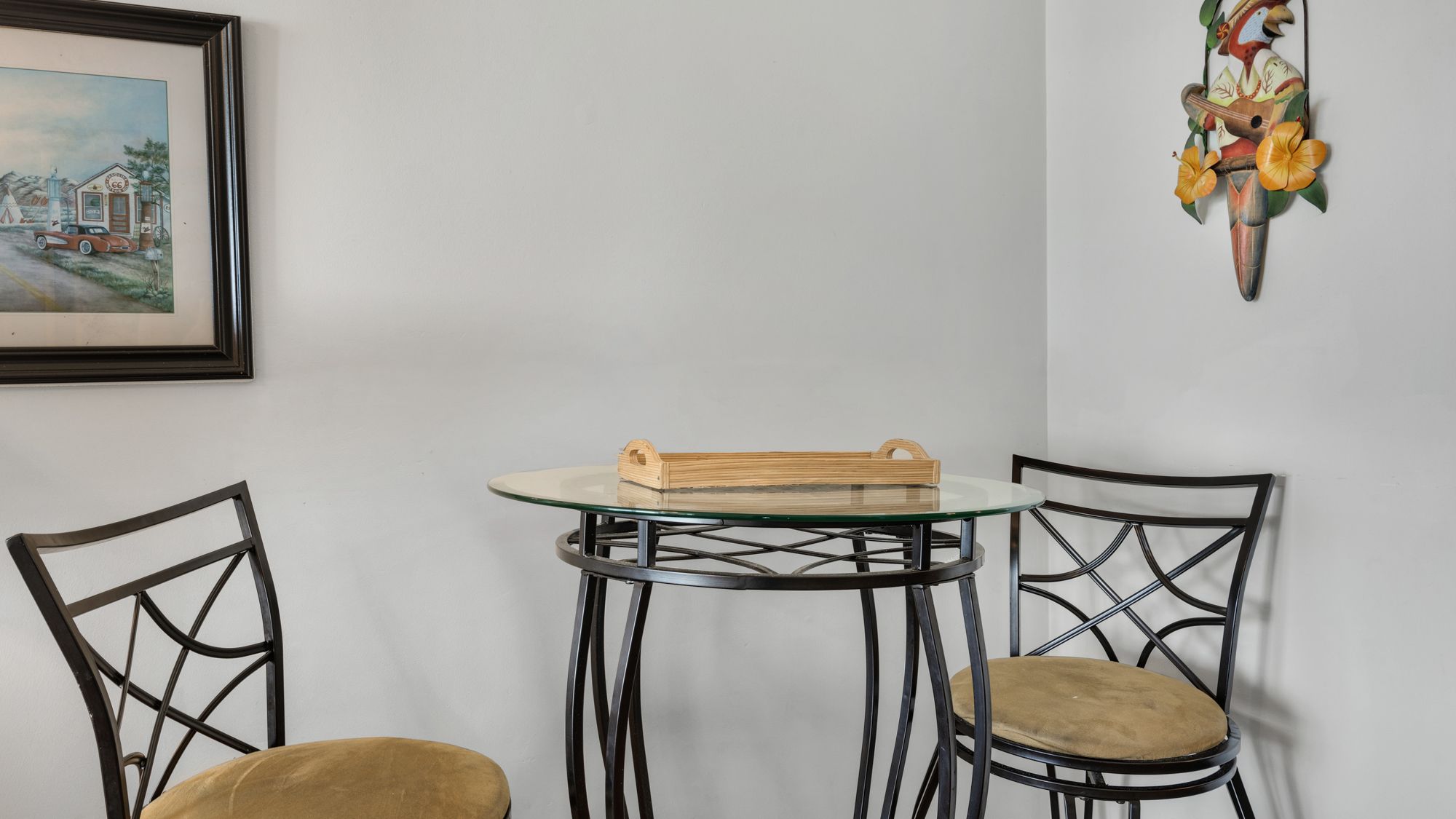 Beachside Condo 9 Bistro set