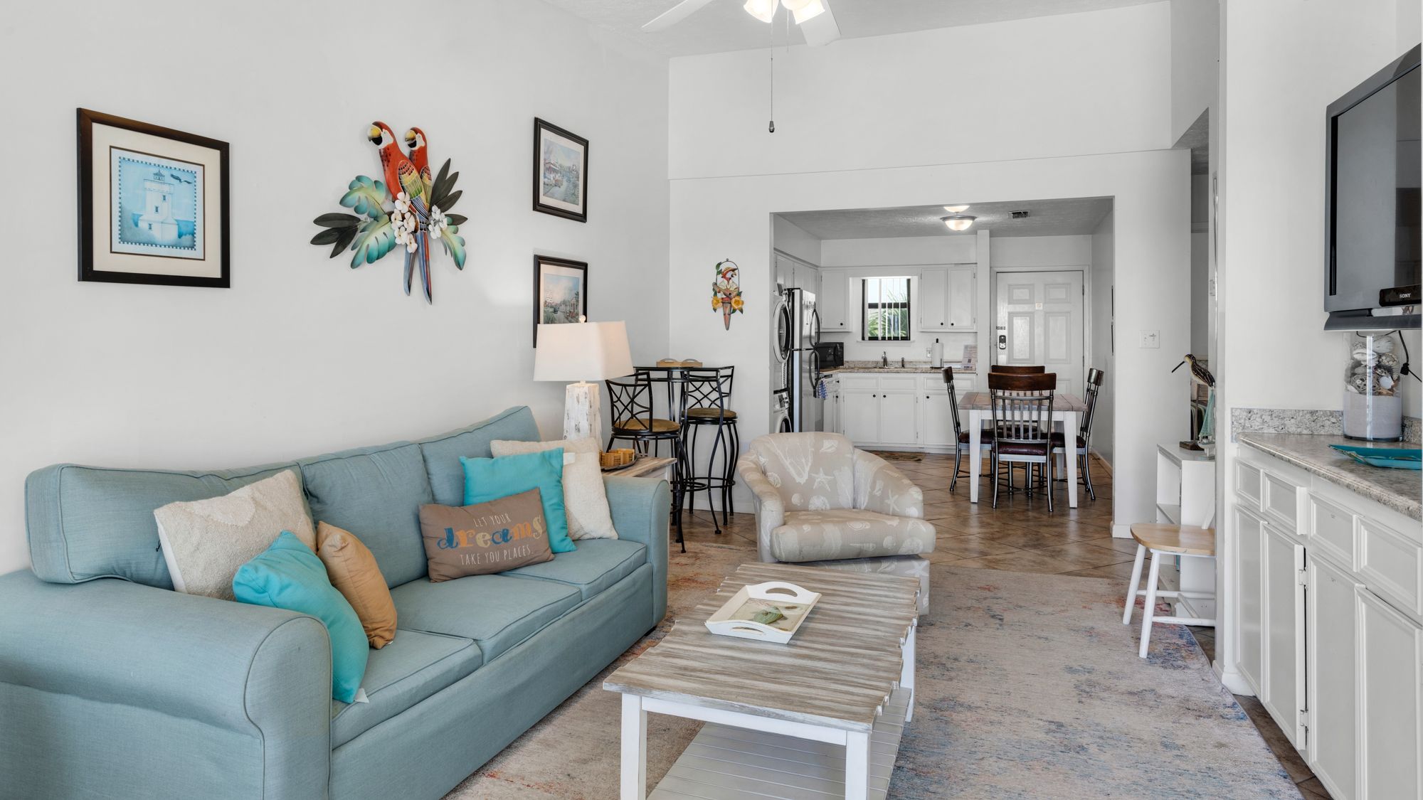 Beachside Condo 9 Living area