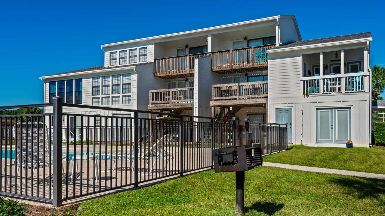 Beachside Grounds & Amenities Beachside Grounds & Amenities