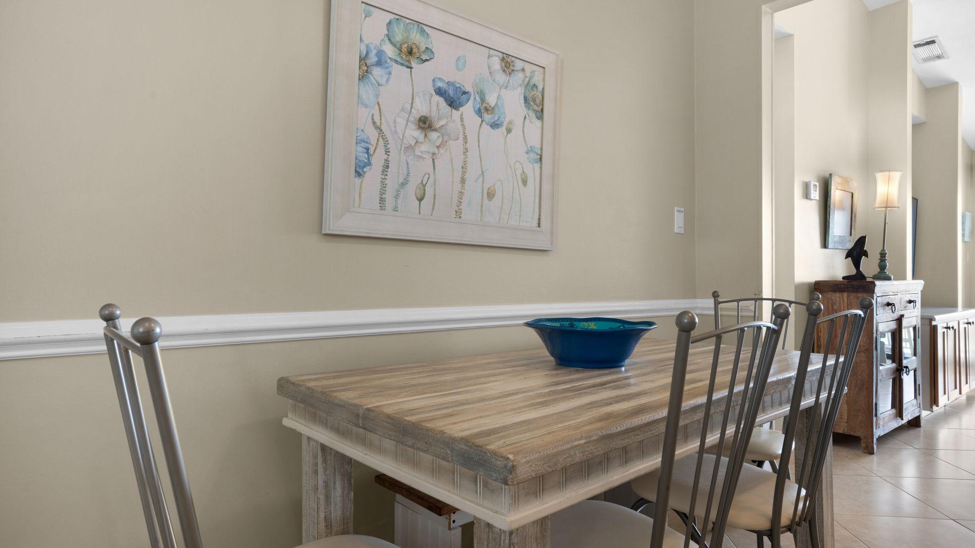 Beachside Condo 11 Dining Area