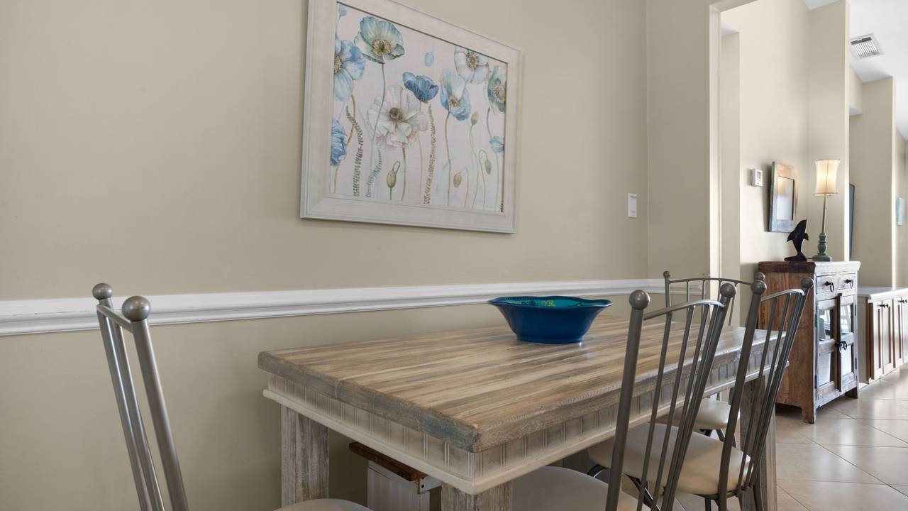 Beachside Condo 11 Dining Area Beachside Condo 11 Dining Area