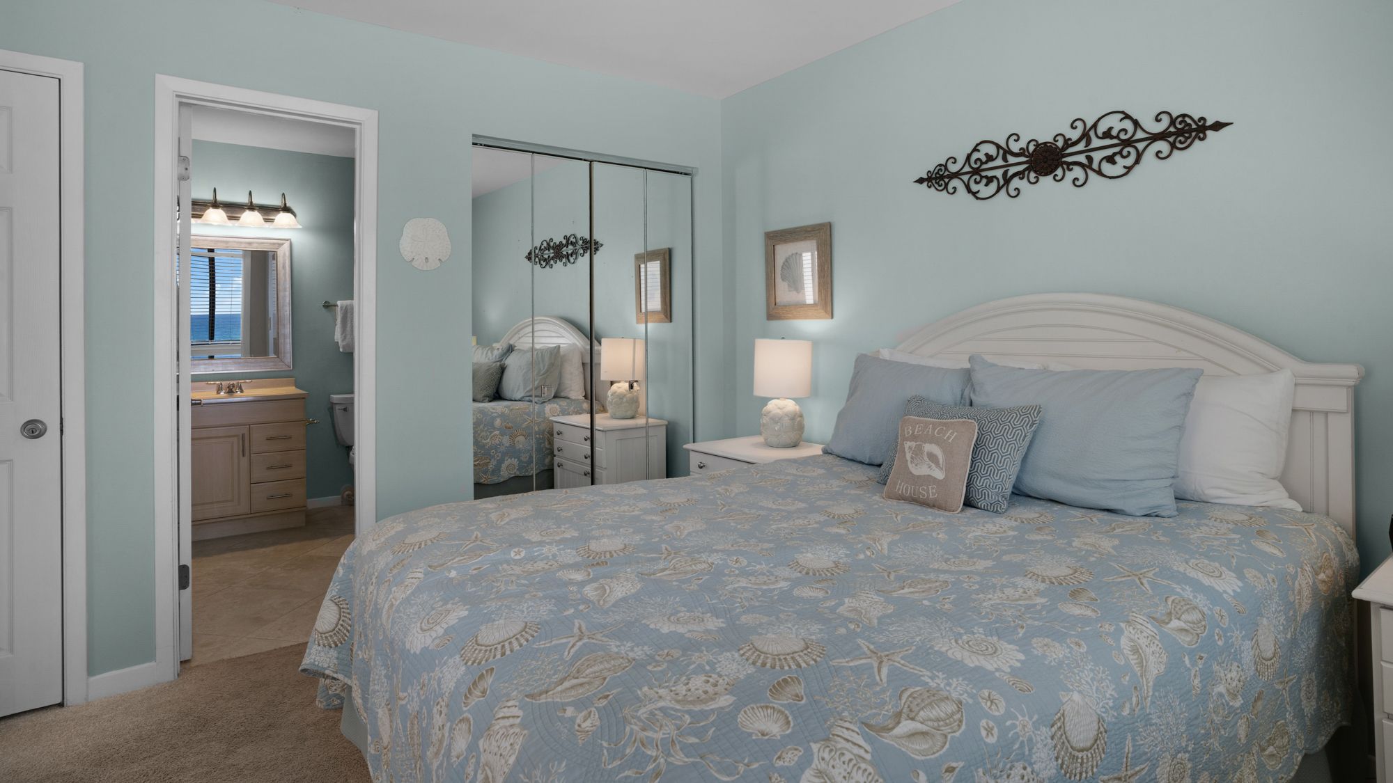 Beachside Condo 11 Queen Master Bedroom