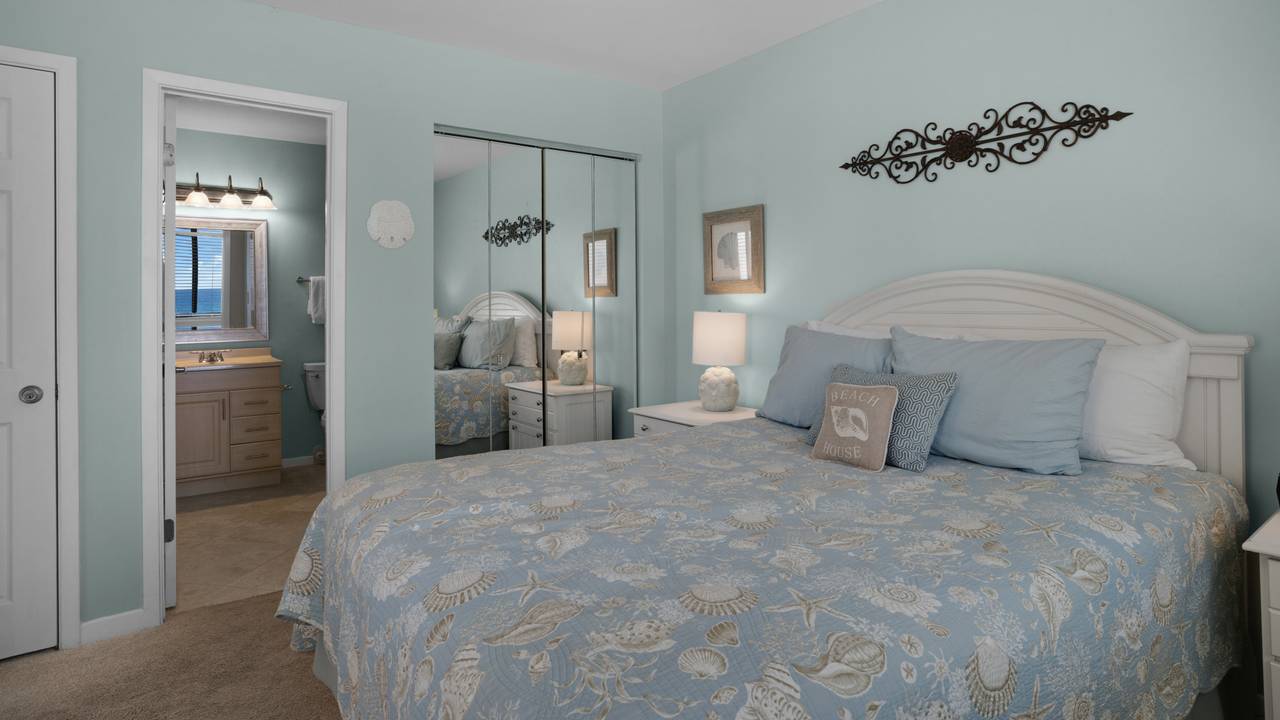 Beachside Condo 11 Queen Master Bedroom Beachside Condo 11 Queen Master Bedroom