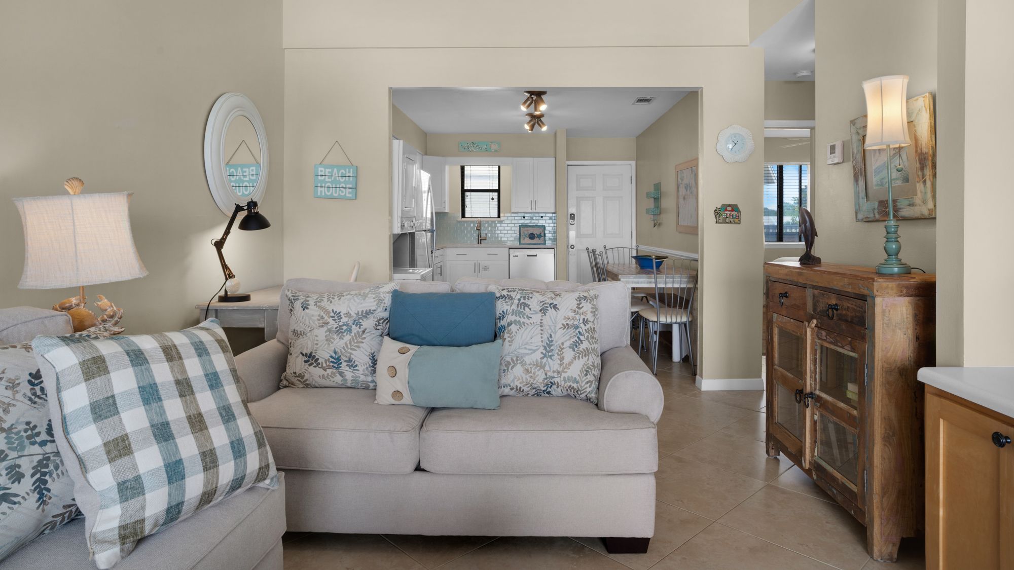 Beachside Condo 11 Living Area\