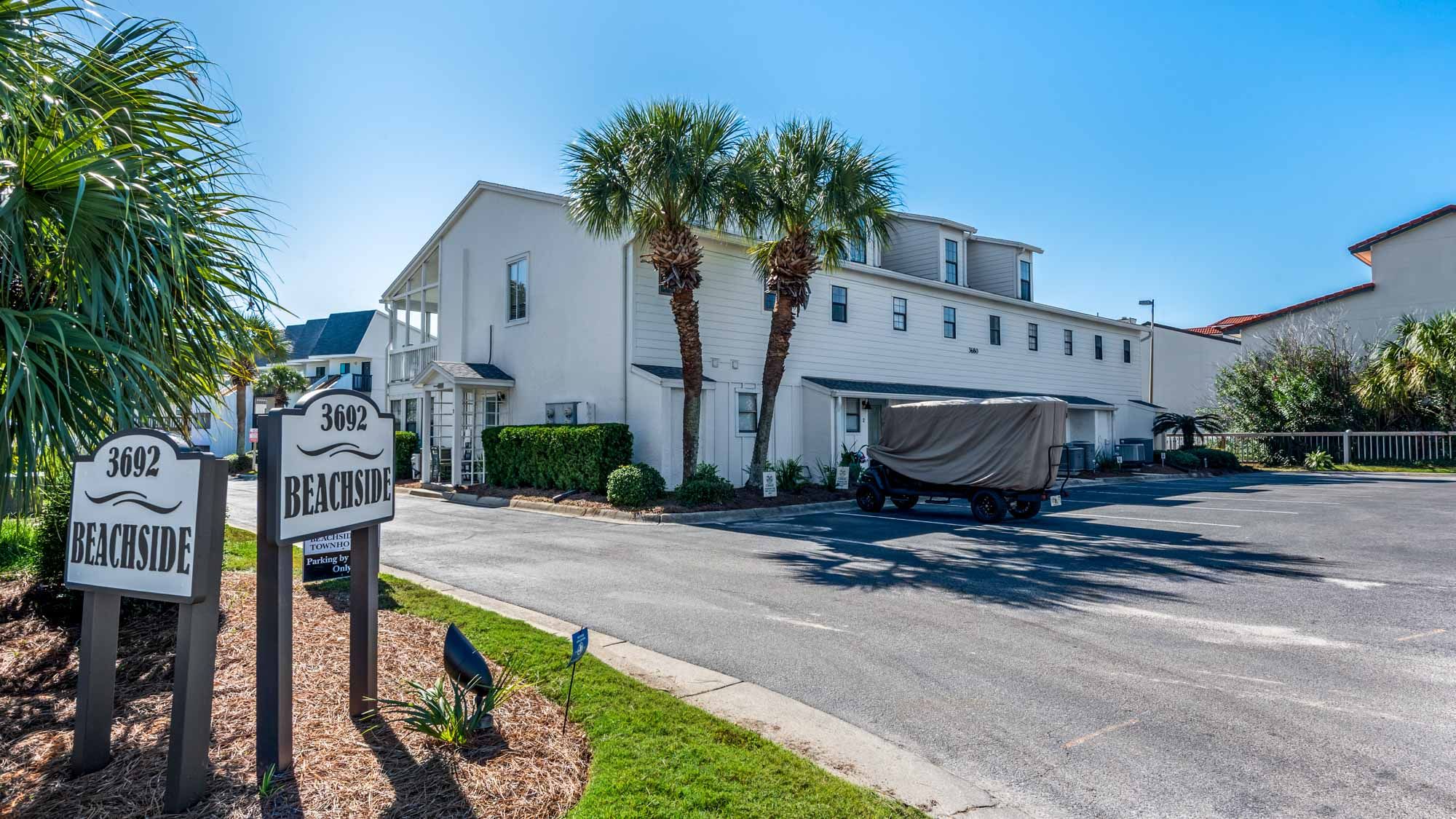 Beachside Grounds & Amenities