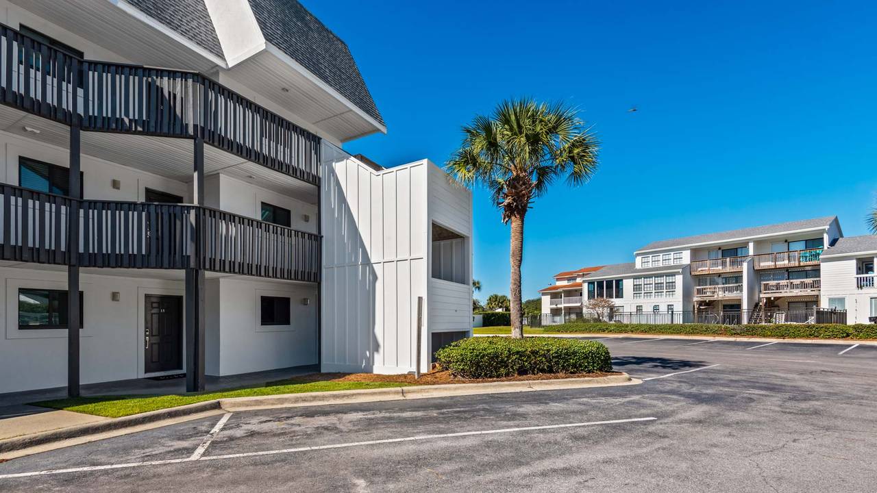 Beachside Grounds & Amenities Beachside Grounds & Amenities