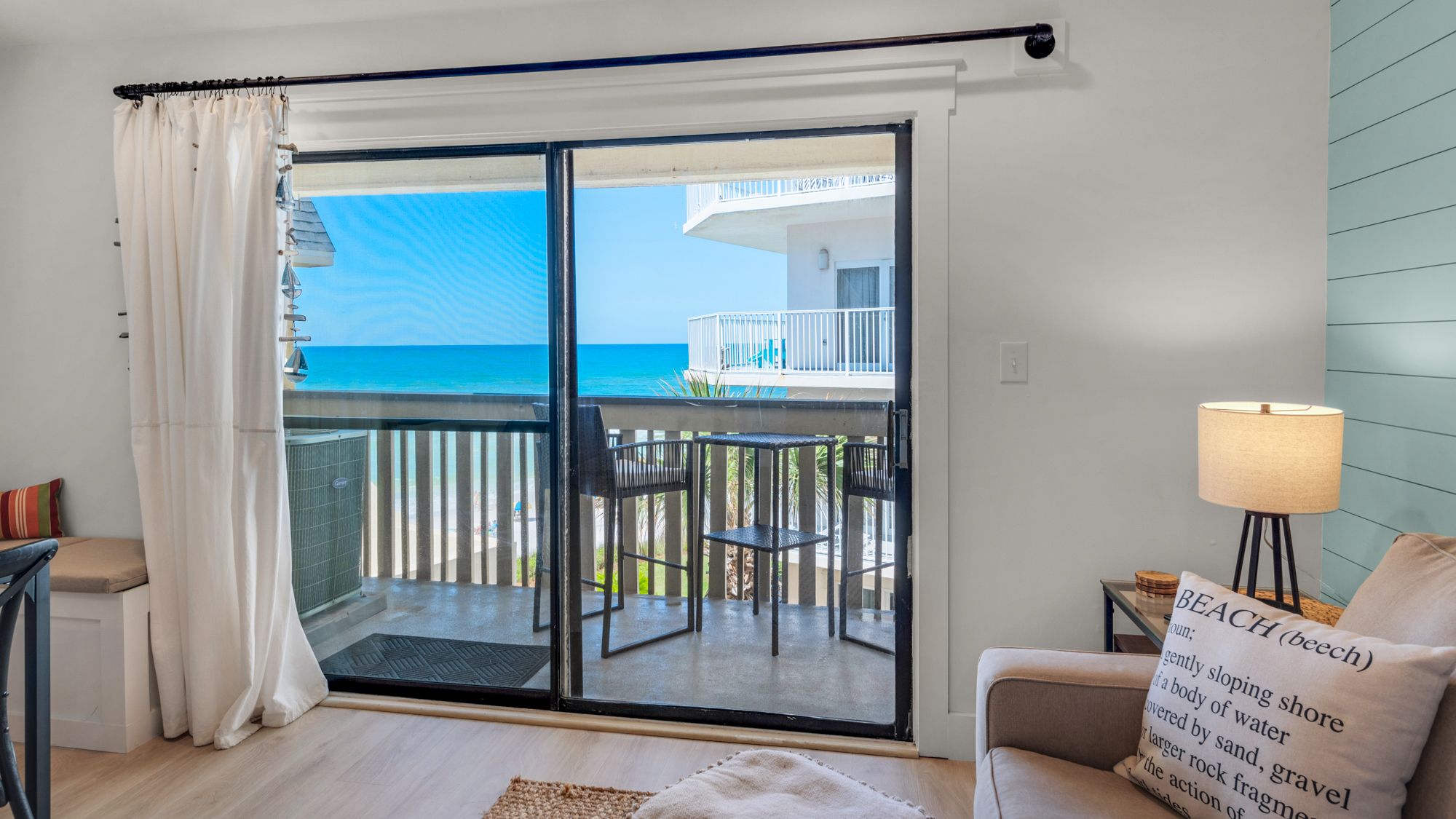 Beachside Condo 21 Main Living Area