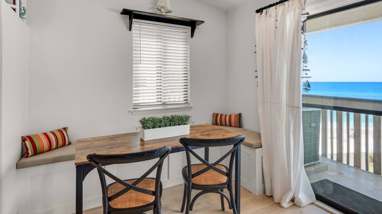 Beachside Condo 21 Main Living Area Beachside Condo 21 Main Living Area