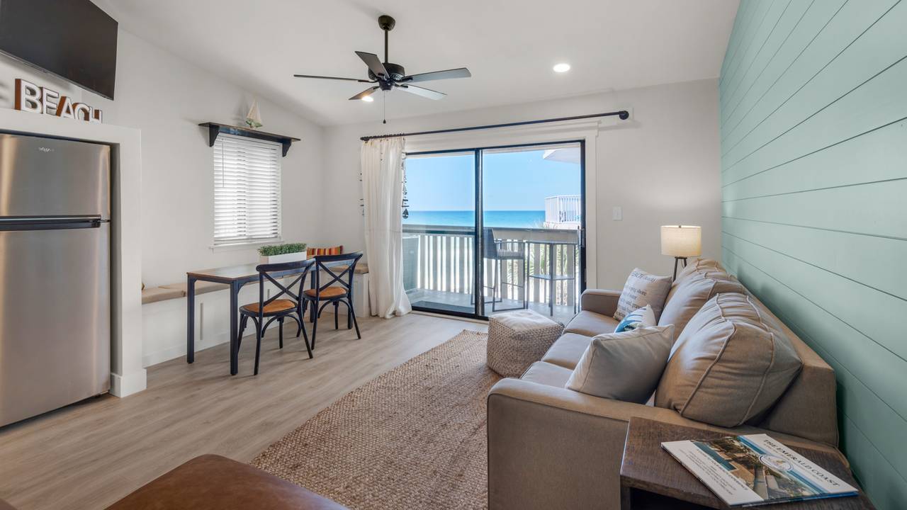 Beachside Condo 21 Main Living Area Beachside Condo 21 Main Living Area
