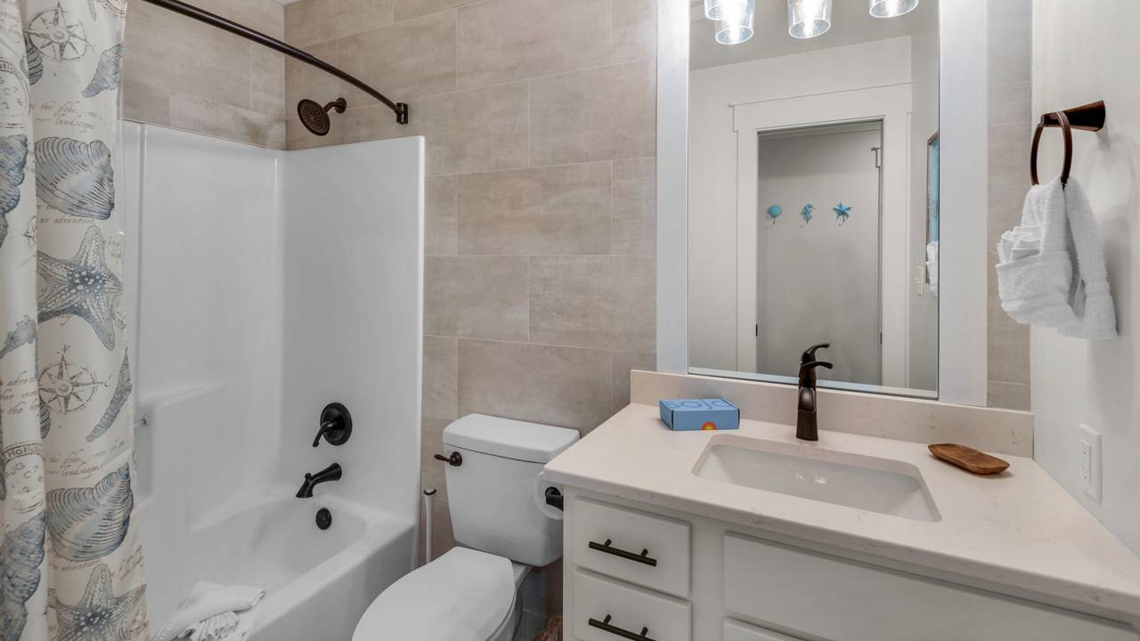 Beachside Condo 21 Bathroom Beachside Condo 21 Bathroom