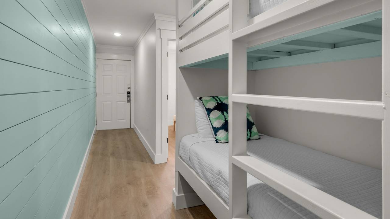 Beachside Condo 21 Built in Bunks Beachside Condo 21 Built in Bunks