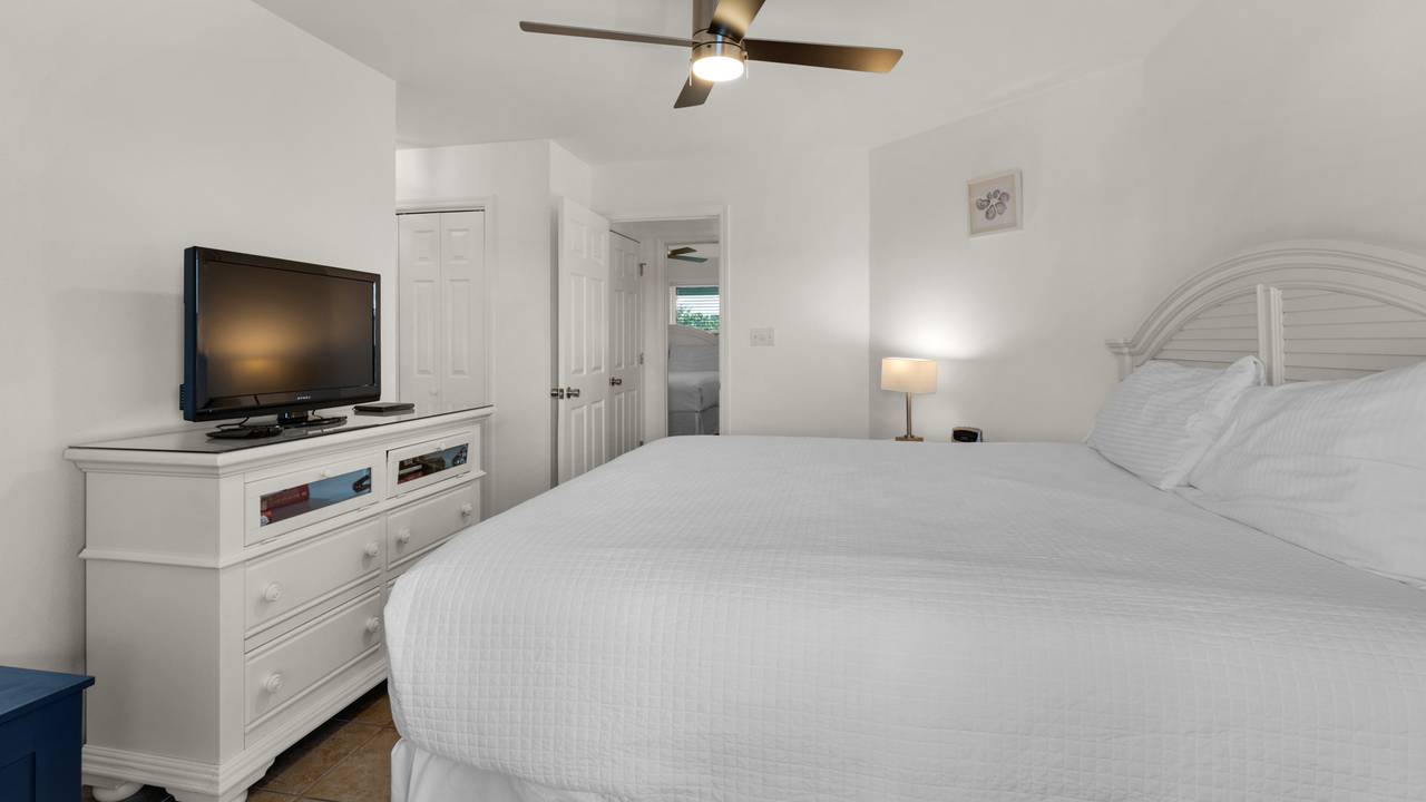 Beachside Villas 132 - Bedroom 1 Beachside Villas 132 - Bedroom 1