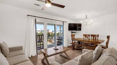 Beachside Villas 132 - Living area Beachside Villas 132 - Living area