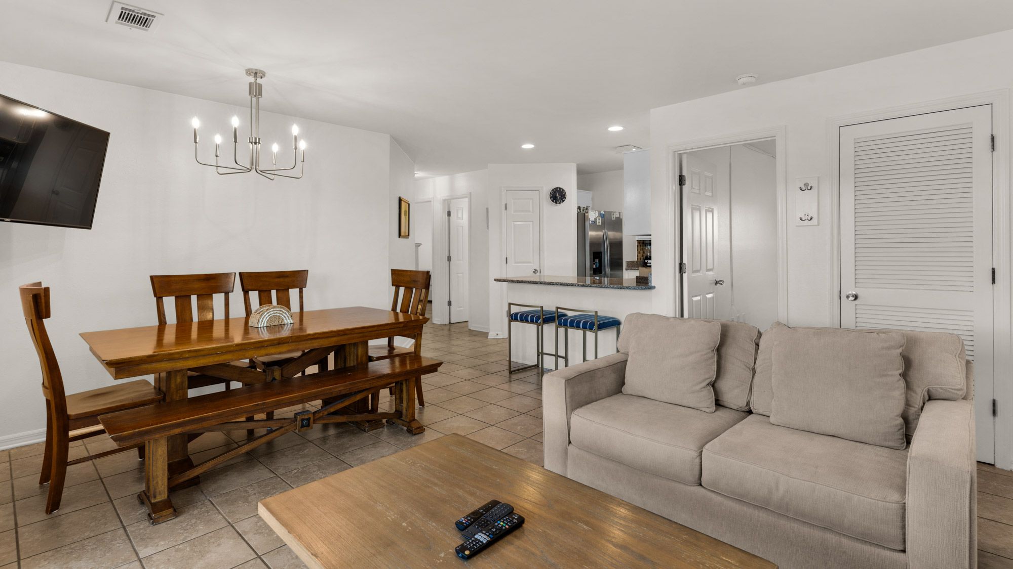 Beachside Villas 132 - Living & Dining area