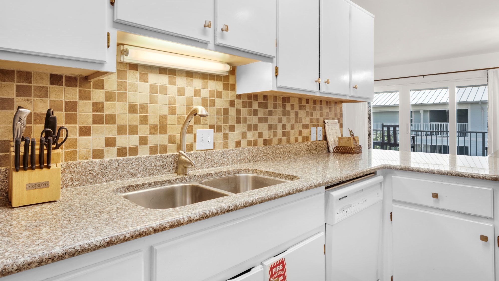 Beachside Villas 132 - Kitchen area