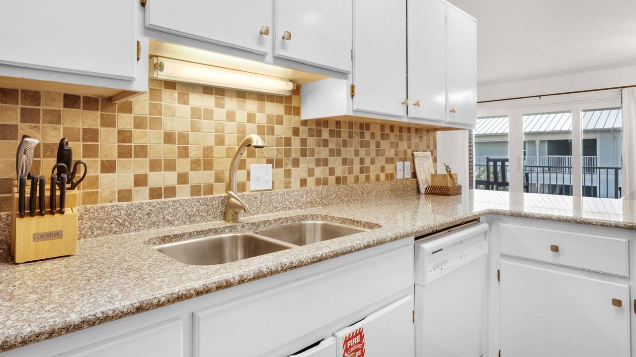 Beachside Villas 132 - Kitchen area Beachside Villas 132 - Kitchen area